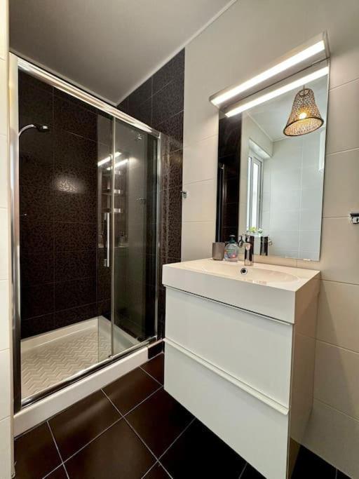 2 Bedroom In St Pauls Bay Apartment *